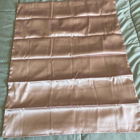 NWT Silky Sleep Mask and Pillow Cover Set - Pink - Picture 8 of 9
